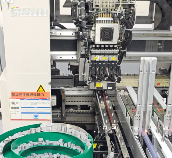 超越手工：異形插件機在五大應用場景中如何賦能智能制造?